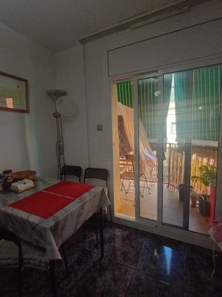 Alquilo habitación acogedora para mujer responsab