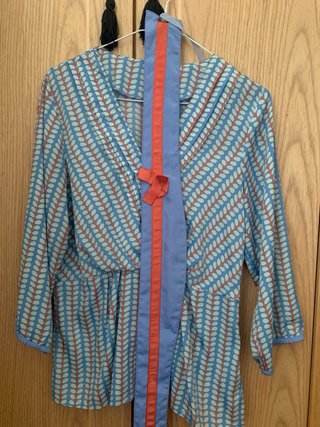 Blusa azul con estampado talla M.