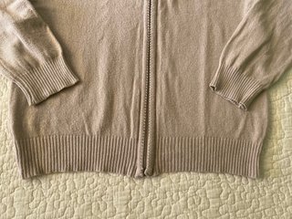 Jersey punto beige cremallera cuello alto Talla S