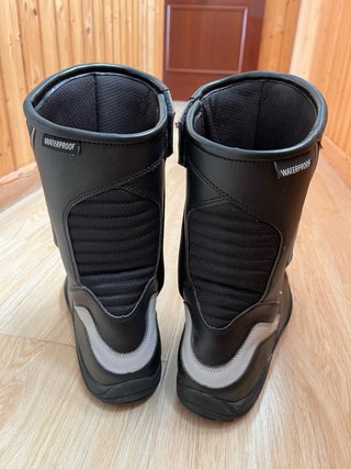 Botas de carretera KUM