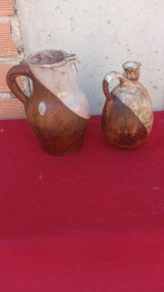Jarras de cerámica rústica