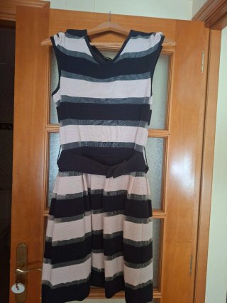 Vestido Amaya Arzuaga rayas negro y rosa