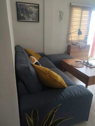 Divano modulare Ikea KIVIK blu con poggiapiedi e spazio per riporre