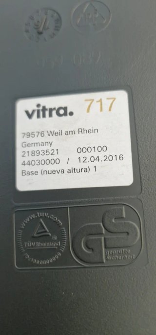 Silla Vitra DSR Negra