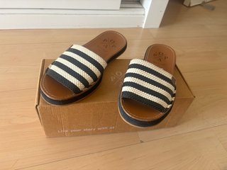 Chanclas Popa Talla 38 Rayas Blanco y Negro