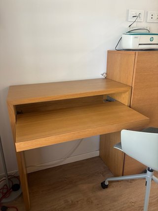 Escritorio de madera de roble hecho a medida