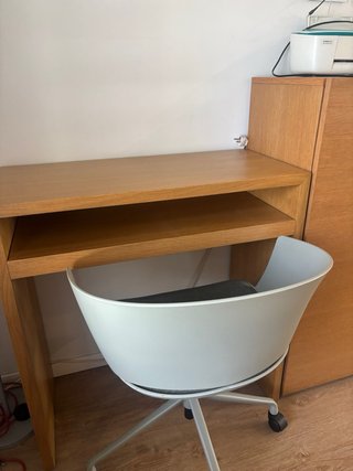 Escritorio de madera de roble hecho a medida
