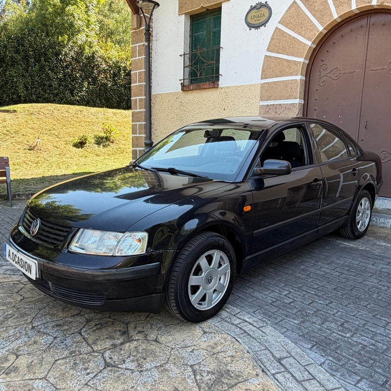 Volkswagen Passat 1.9 TDI Comfortline - foto 1