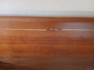 Cabecero de cama de madera y bancada
