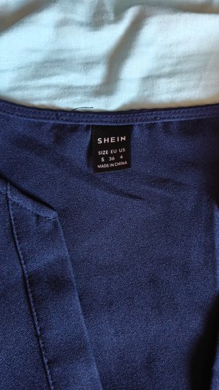 Blusa Shein azul marino vaporosa