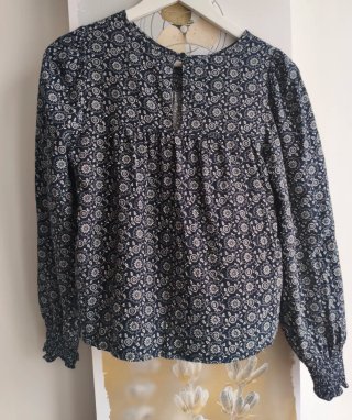Blusa estampada mangas abullonadas