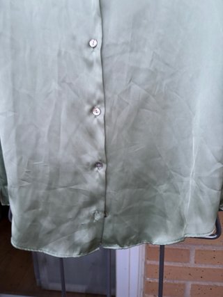 Camisa Zara verde satinada