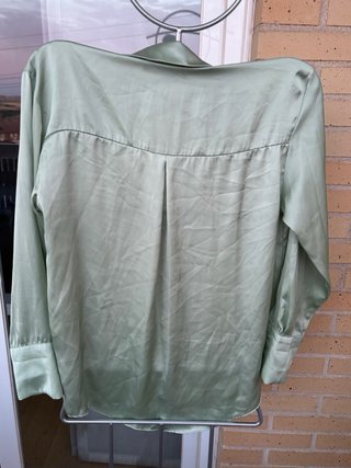 Camisa Zara verde satinada