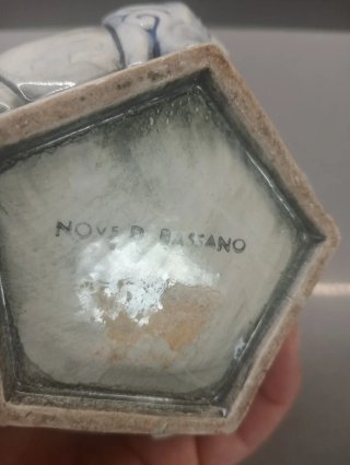 Vaso porcellana con coperchio e rose