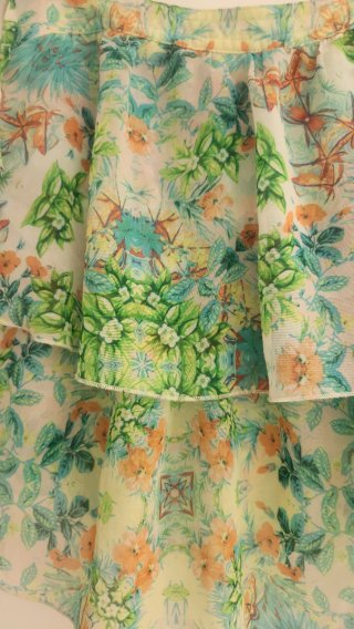 Camiseta volantes floral tropical
