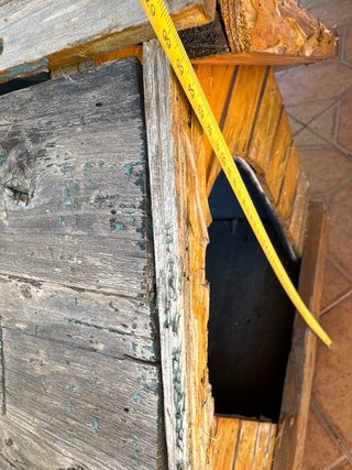 Caseta de perro de madera