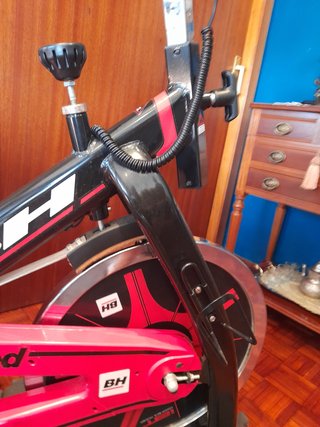 Bicicleta Spinning BH SpinRed Negra y Roja