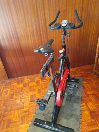 Bicicleta Spinning BH SpinRed Negra y Roja