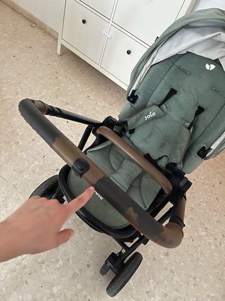 Carrito Joie con capazo y accesorios