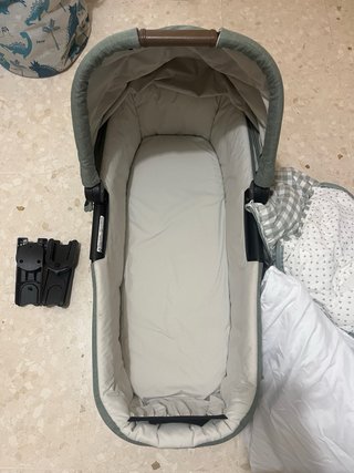 Carrito Joie con capazo y accesorios