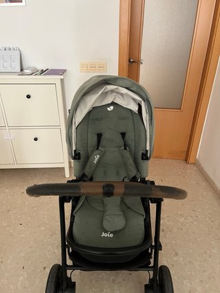 Carrito Joie con capazo y accesorios