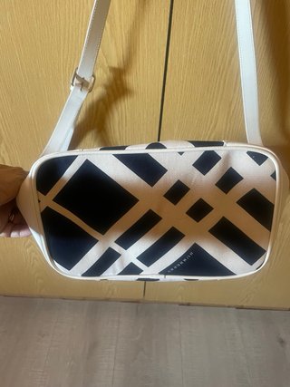 Bolso Burberry Blanco y Azul Marino