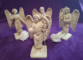 Set di 6 figure di angeli in resina