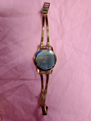 Reloj Edox Dorado y Blanco