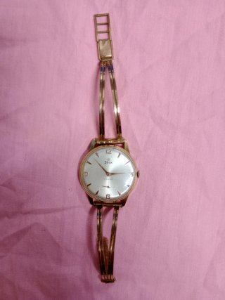 Reloj Edox Dorado y Blanco