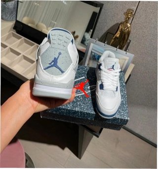 Jordan 4 Retro Midnight Navy Talla 40