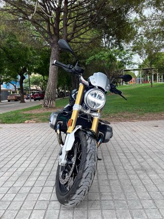 BMW R NineT Negra y Plateada
