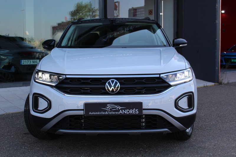 Volkswagen T-Roc Life 2.0 TDI 2024, foto 2