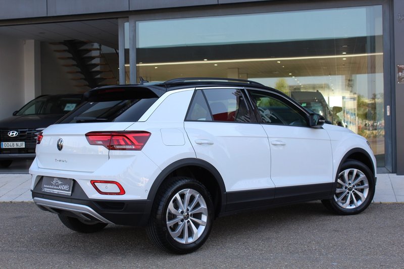 Volkswagen T-Roc Life 2.0 TDI 2024, foto 5