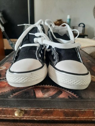 Zapatillas botín lona negras y blancas unisex
