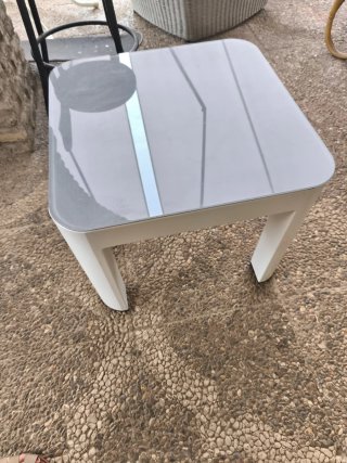 Mesa de jardín Naterial blanca 50x40x50 cm