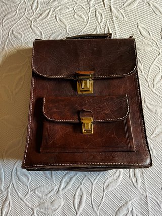 Cartera de cuero marrón