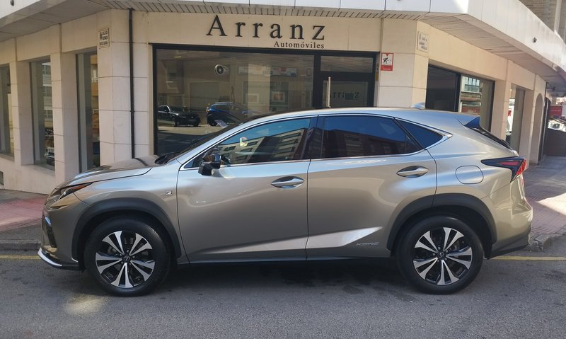 Lexus NX 2.5 300h F Sport Panorámico 4WD - foto 1