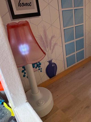 Casita de muñecas de madera con accesorios