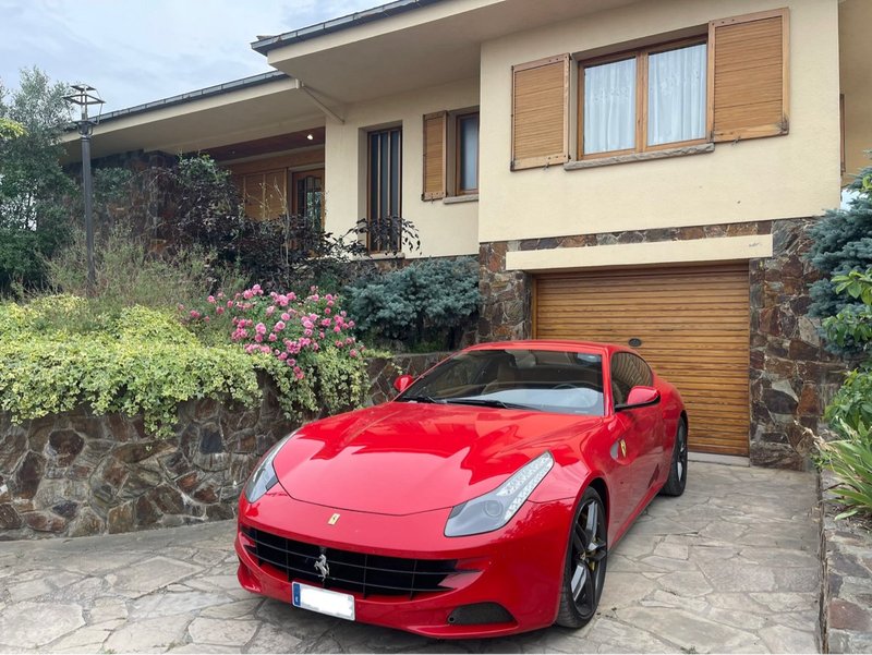 Ferrari FF 2012 - foto 1