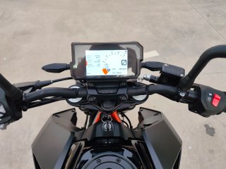 KTM Duke 125 2022 Negra y Naranja