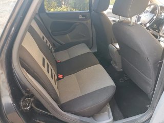 Ford Focus Negro 5 Puertas