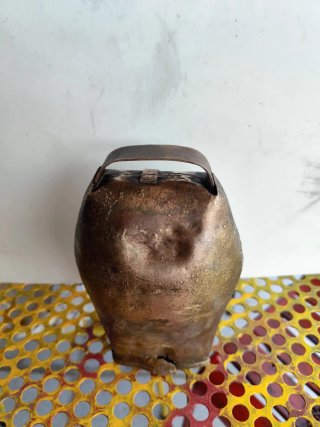 Cencerro antiguo gran tamaño