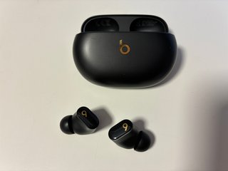 Beats Studio Buds+ Negros Inalámbricos
