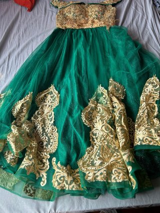 Vestido de 15 Años Verde y Dorado