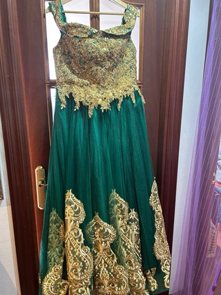 Vestido de 15 Años Verde y Dorado