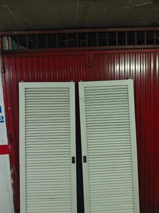 Persianas de aluminio blancas