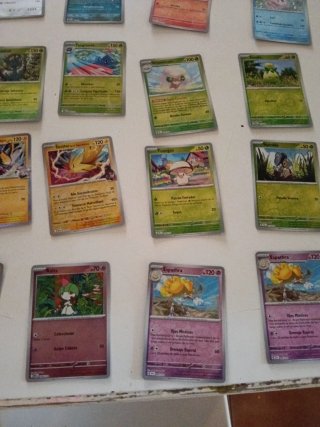 Cartas Pokémon Variadas