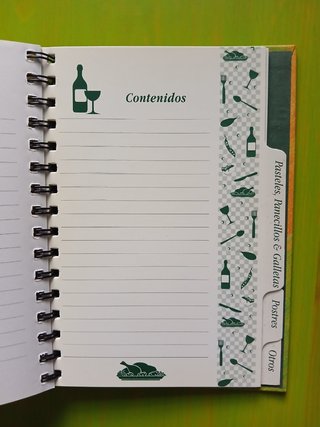 Agenda Mis Recetas con cinta dorada