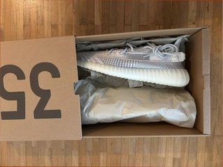 Adidas Yeezy Boost 350 V2 Talla 42.5