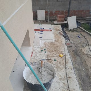 Albañil. Paleta. Obra. Reforma. Terrazas. Tabiques